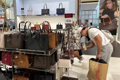 Black Friday: Retailers Gear Up For Bargain Bonanza