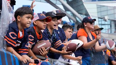 What is the Bears' Record on Thanksgiving?