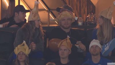 Aidan Hutchinson Rocking Turkey Hat to Lions-Bears Was Perfect Thanksgiving Moment