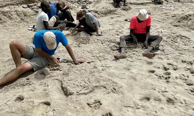 Footprints in Kenya ‘show distant relatives of modern humans coexisted’