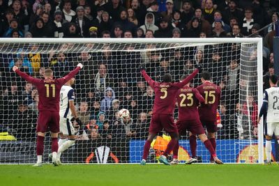 Tottenham pay for missed chances after Mats Hummels earns Roma a draw