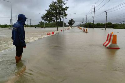 Severe flooding continues in South