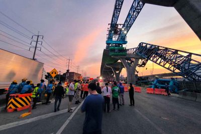 Four dead in crane collapse on Rama II Road