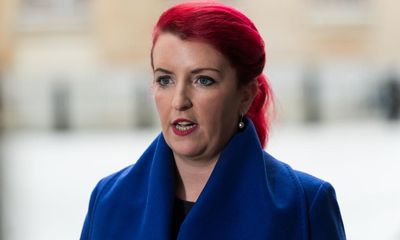 Louise Haigh resigns as transport secretary after admitting phone offence