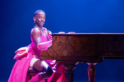 The Importance of Being Earnest at the National Theatre review: Ncuti Gatwa stars in a fizzing production