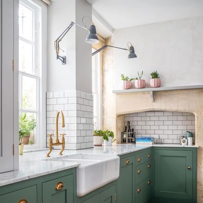 Best kitchen sink materials for hard water areas - 5 options that will make cleaning easier
