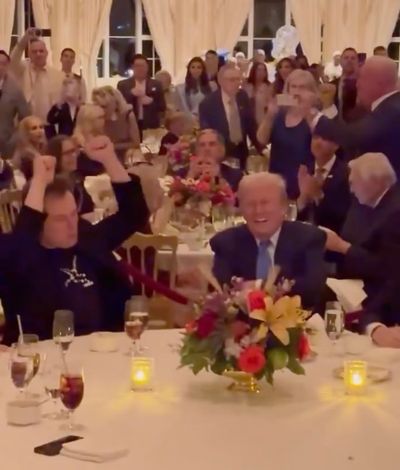 Elon Musk gets standing O at Donald Trump’s Mar-a-Lago Thanksgiving dinner