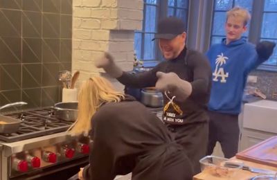 Donnie Wahlberg and Jenny McCarthy show off Thanksgiving ritual of twerking while basting turkey