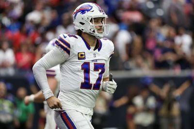 Bills QB Josh Allen, actress Hailee Steinfeld announce engagement