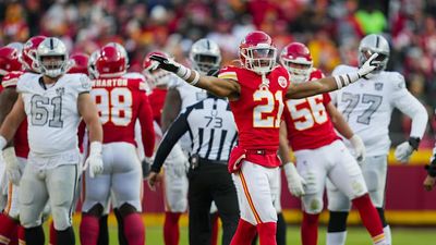 NFL Fans Can't Get Over Bizarre Finish to Chiefs' Win Over Raiders