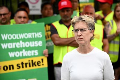 ‘Treating workers like robots’: Woolworths blamed for empty supermarket shelves as warehouse strikes continue