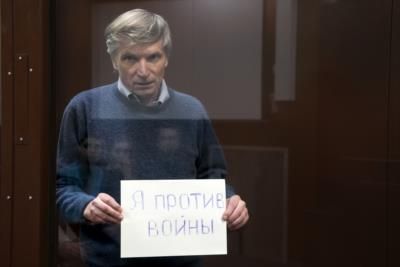 Kremlin Critic Alexei Gorinov Sentenced To Three Years