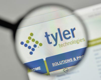 Are Wall Street Analysts Bullish on Tyler Technologies Stock?
