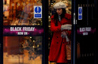 FBI Issues Scam Warning To Black Friday Shoppers Using Chrome, Edge Browsers