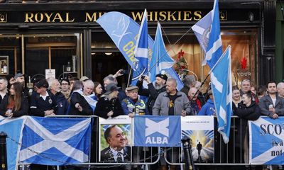 Mourners honour ‘political genius’ Alex Salmond at Edinburgh service