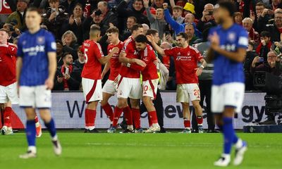 Wood hits record goal as Nottingham Forest beat Ipswich to get back on track