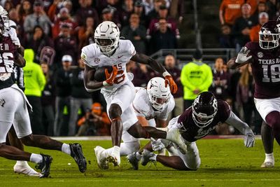 Texas stifles Texas A&M, meets Georgia for SEC Championship