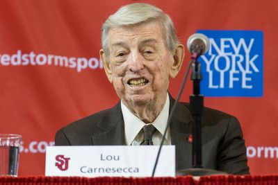 Lou Carnesecca, Hall of Fame coach who led St. John's for 24 seasons, has died at 99