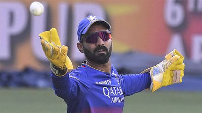 People who choose Test cricket over T20s should be financially wealthy & have enough opportunities to compete: Dinesh Karthik