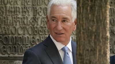 Trump taps Charles Kushner, father of his son-in-law, as envoy to France