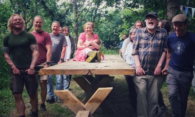 Community turns ancient oak into single-tree table in Devon woodland