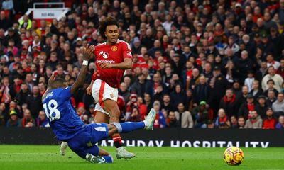 Rashford and Zirkzee double up as Manchester United dismantle Everton