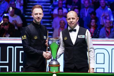 Barry Hawkins trying to stick with Judd Trump in UK Championship final