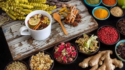 6 kitchen staples that can help lower cholesterol levels