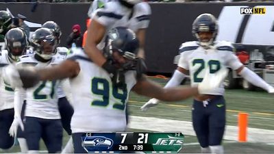 NFL Fans Loved Seahawks Big Man 91-Yard Pick-Six Against Aaron Rodgers