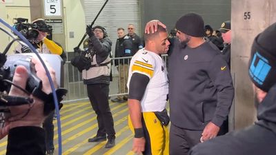 Steelers' Mike Tomlin and Russell Wilson Shared a Sweet Moment After Win vs. Bengals