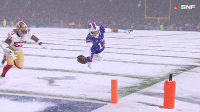 Bills, Josh Allen Pull Off Incredible Lateral Touchdown in Snow vs. 49ers