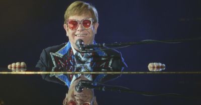 I have lost my eyesight, Elton John tells theatre audience