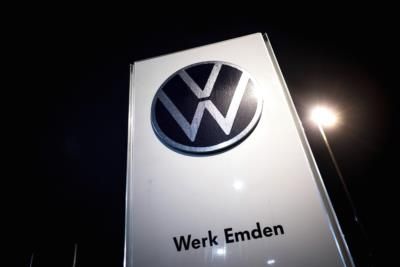 Volkswagen Workers Strike Against Pay Cuts And Closures