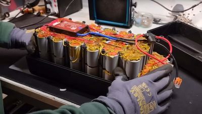 This Guy Made a High-Capacity E-Bike Battery Out Of OId Vape Pens