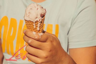 How do ice cream and gelato differ?