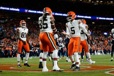 On the board: Jameis Winston finds David Njoku to tie game