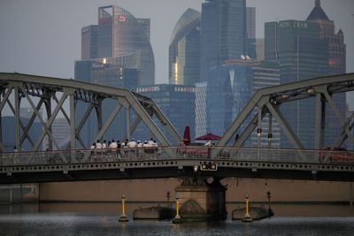 'Proudly Stingy': Chinese Millennials Embrace Frugality Amid Rising Costs