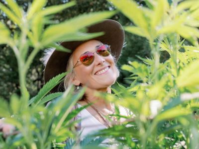 Ricki Lake Partners With Stone Road Farms To Launch Limited-Edition Cannabis Pouch