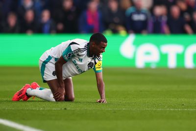 Is Newcastle United striker Alexander Isak injured? Premier League injury update