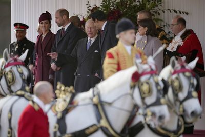 Kate joins welcoming party for Emir of Qatar’s state visit