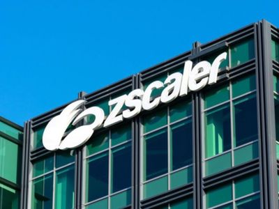 Zscaler Posts Q1 Beat: 8 Analysts Express Concern Around CFO Retirement, Guidance