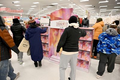 Retailers Report Strong Sales Over Holiday Weekend