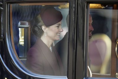 Kate joins King and William to welcome Qatari Emir in rare public appearance