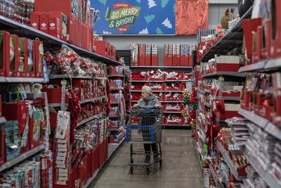 Major retailers vie for piece of holiday spending boom