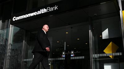 Bank's bungled cash fee a sign of anti-branch shift