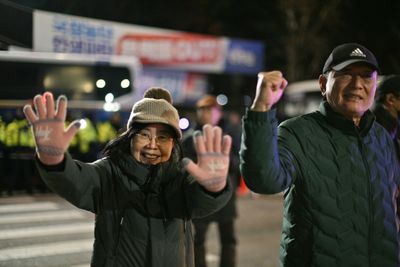 Seoul Stocks Sink Amid S. Korea Drama As Asian Markets Struggle