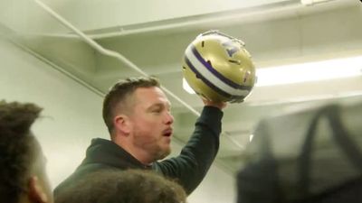 Dan Lanning's Fiery Halftime Speech Led to Oregon Smashing UW Helmet With Sledgehammer