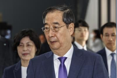 South Korea's Prime Minister Vows To Serve People Amid Political Turmoil