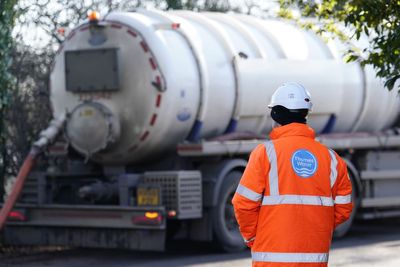 Investors line up ahead of Thames Water deadline for £3.3bn equity raise