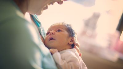 Babies' brain activity changes dramatically before and after birth, groundbreaking study finds